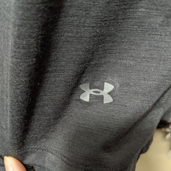 Under Armour athletic top - Picture 3 of 4